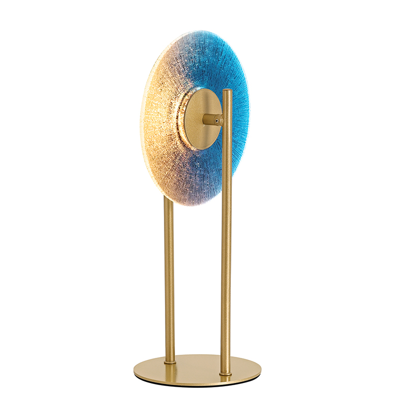 Table lamp blends with versatile functionality